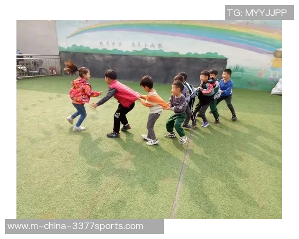 大班户外体育游戏精彩瞬间分享助力孩子健康成长与团队合作能力提升