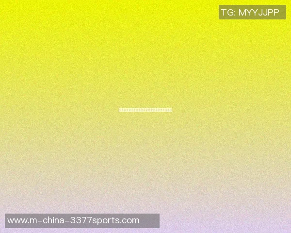篮球明星双人庆祝动作展现默契与激情的完美瞬间